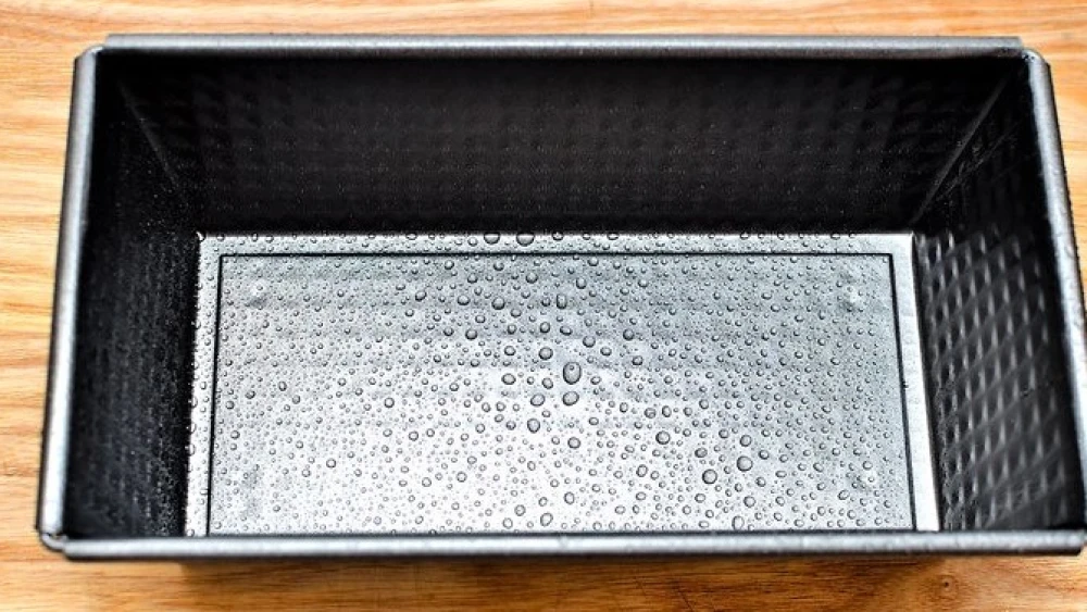 All ready for meatloaf. Credit: wikihow.com.