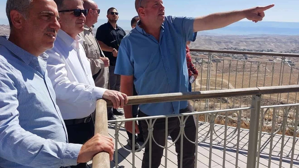 Israeli Education Minister Yoav Kisch (second from left) during a visit to the Gush Etzion region of Judea, May 8, 2025. Credit: Gush Etzion Regional Council.