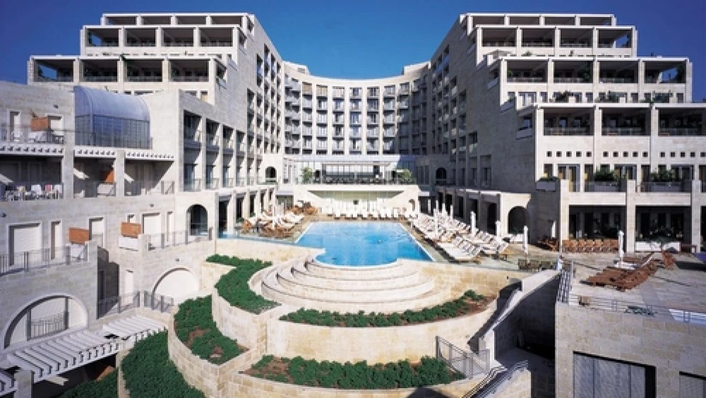 After anti-Israel pressure, the Virginia State Bar (VSB) cancelled a planned seminar at the David Citadel Hotel (pictured) in Jerusalem. But the VSB cited a “U.S. State Department advisory” as its reason for scrapping the seminar. Credit: Igor Shimanov via Wikimedia Commons.