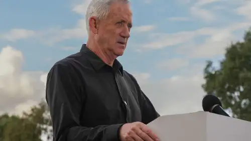 Israeli Minister-without-Portfolio Benny Gantz speaks to the press in Kiryat Shmona. Nov. 14, 2023. Photo by Ayal Margolin/Flash90.