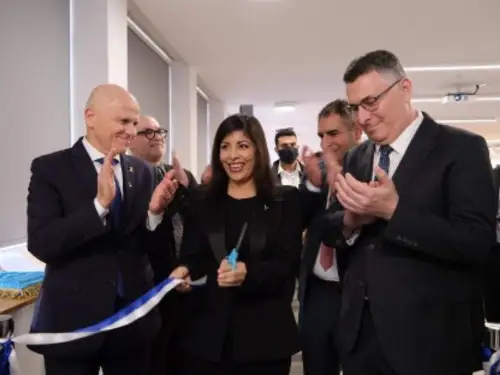 Hebrew University President Tamir Sheafer (left), Ecuador’s Ambassador to Israel María Cristina Cevallos Calero and Israeli Foreign Minister Gideon Sa’ar. Photo by David Salem/Israel’s Ministry of Foreign Affairs.