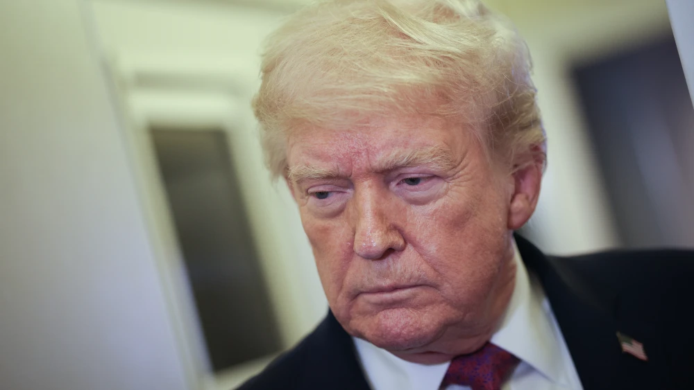 U.S. President Donald Trump speaks to members of the press aboard Air Force One, April 17, 2026. Photo by Win McNamee/Getty Images.