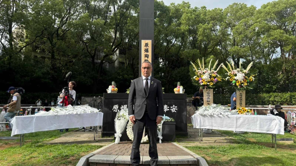 Israel’s Ambassador to Japan Gilad Cohen laid a wreath in the 80th anniversary ceremony commemorating the victims of the atomic bombing of the city of Nagasaki during World War II. Credit: Embassy of Israel, Tokyo.