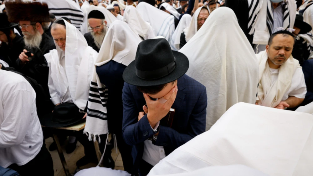 The Priestly Benediction at the Western Wall in Jerusalem's Old City, April 20, 2022. Photo by Olivier Fitoussi/Flash90.