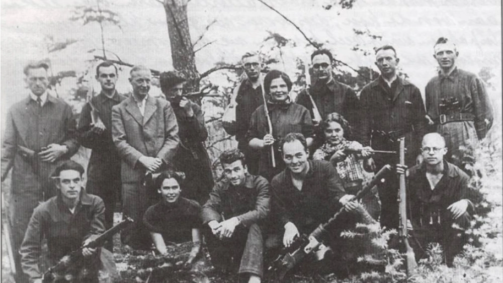 A Dutch resistance group that operated near Dalfsen, Ommen and Lemelerveld, in September 1944. Credit: Wikipedia.