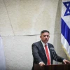 Labor Party leader Avi Gabbay discusses a bill to dissolve the 21st Knesset, May 29, 2019. Photo by Noam Revkin Fenton/Flash90.