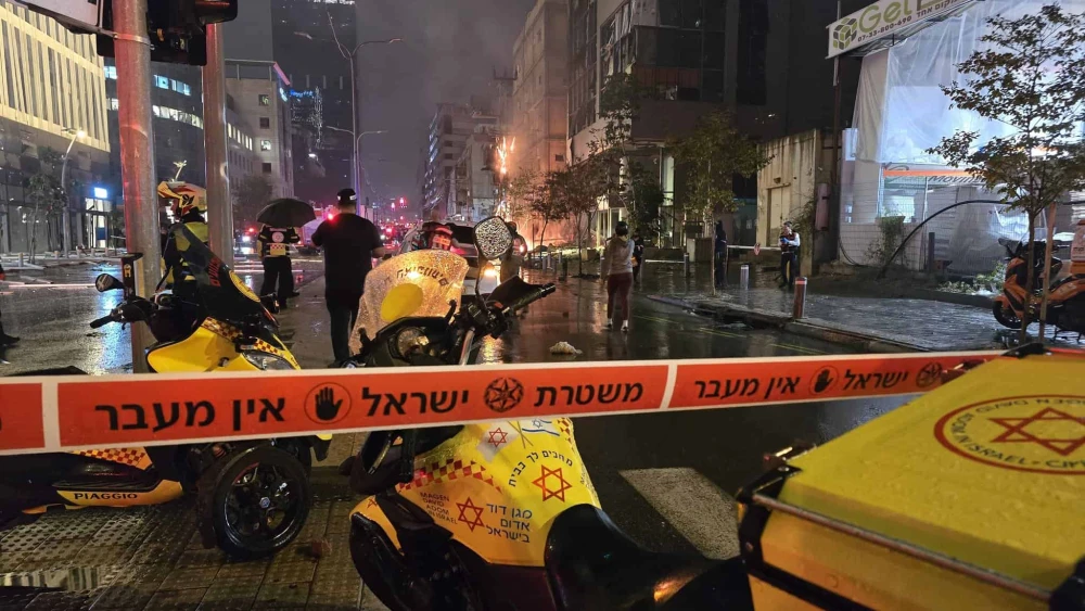 Israeli first responders at the scene of a missile impact in central Israel, Nov. 18, 2024. Credit: Magen David Adom.