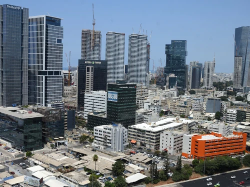 The financial district in central Tel Aviv. Photo by Gili Yaari/Flash90.