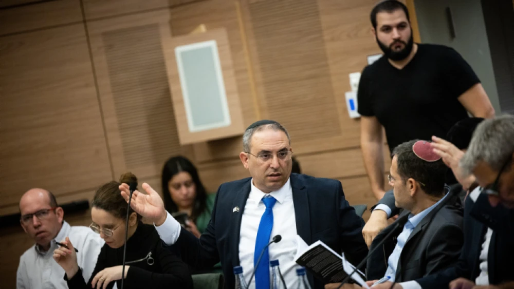 MK Eliyahu Revivo attends a committee meeting at the Knesset in Jerusalem, Dec. 25, 2022. Photo by Yonatan Sindel/Flash90.