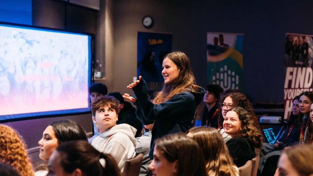 Teens at BBYO summit