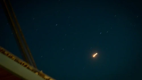 Baterías antimisiles disparan misiles de interceptación sobre el norte de Israel. Marzo 9, 2026. Crédito: Michael Giladi/Flash90.