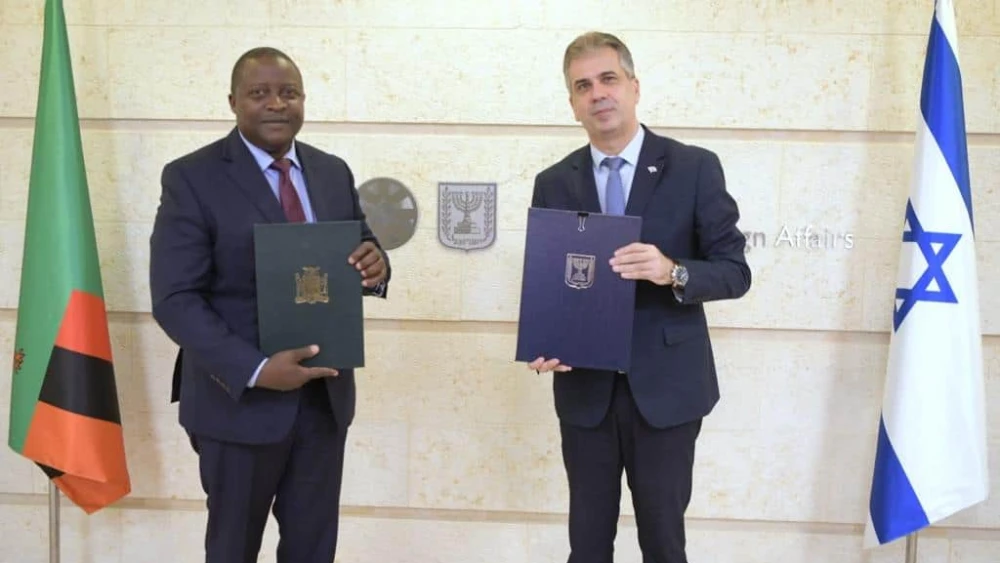 Israeli Foreign Minister Eli Cohen (right) meets with his Zambian counterpart Stanley Kakubo in Jerusalem, July 31, 2023. Photo by Avi Hayun/Israeli Foreign Ministry.