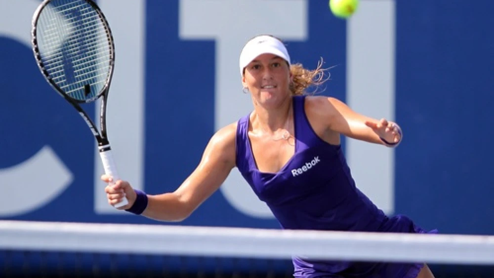 Israeli tennis player Shahar Pe’er competes at the Citi Open in July 2011. Pe’er is one of 14 women being recognized by the Israeli government as part of the country's Independence Day celebrations this May. Credit: Keith Allison via Wikimedia Commons.