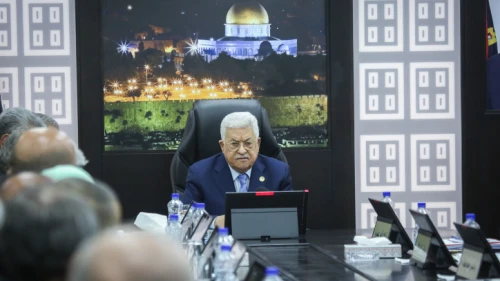 Palestinian Authority leader Mahmoud Abbas presides over a meeting of the Palestinian government in Ramallah on April 29, 2019. Photo by Flash90.