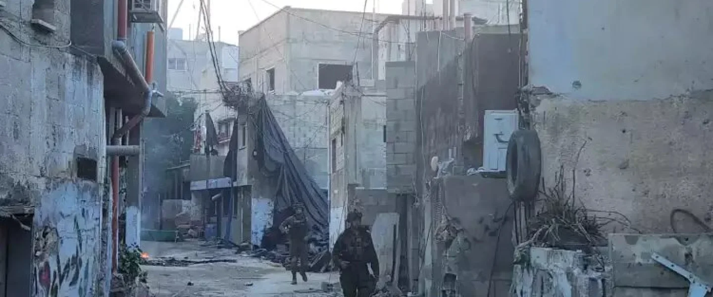 IDF soldiers in the Nur Shams refugee camp in Samaria. Photo by Hanan Greenwood.