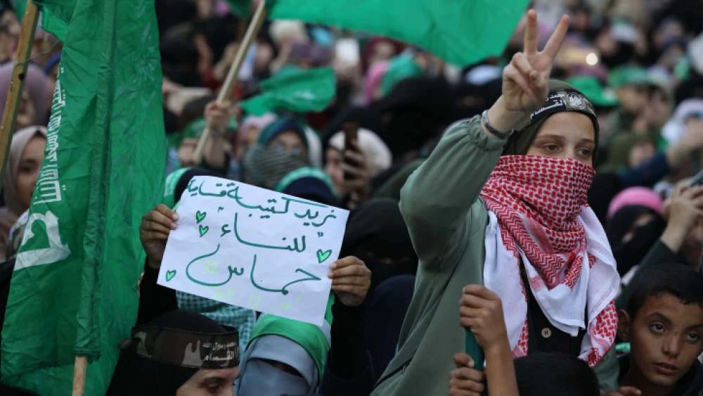 Palestinian women attend a mass rally marking the 32nd anniversary of the founding of Hamas, in the Gaza Strip, Dec. 14, 2019. Photo by Hassan Jedi/Flash90.