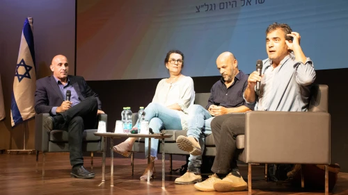 From left: Brig. Gen. (res.) Amir Avivi, director of Habithonistim; Irit Linur, Israel Hayom columnist; Shabtai Bandat, Peace Now activist; and Jackie Levi, moderator and Israel Hayom columnist. Photo by David Isaac.