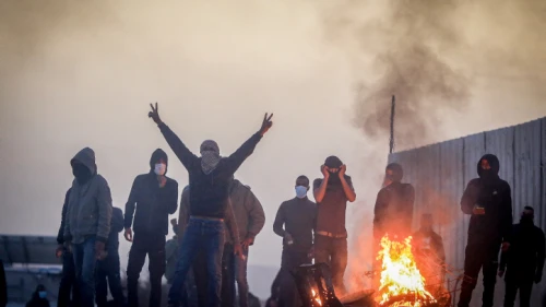 Israeli police clash with Bedouins during a protest against tree planting by the Jewish National Fund, outside the Bedouin village of al-Atrash in the Negev desert, Jan. 13, 2022. Photo by Jamal Awad/Flash90.