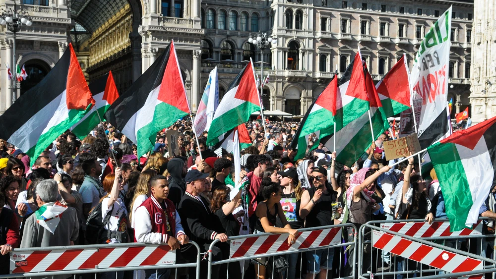 Anti-Israel activists rally during a Liberation Day March in Milan, Italy, April 25, 2025. Photo by Nicolo Vincenzo Malvestuto/Getty Images.