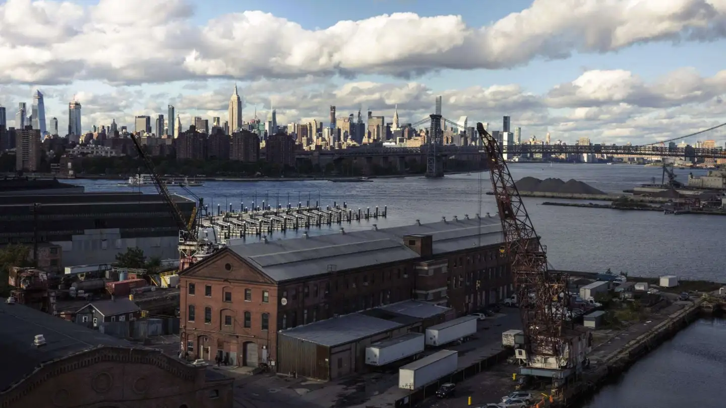 Anti-Israel protesters target tactical gear company at Brooklyn Navy Yard