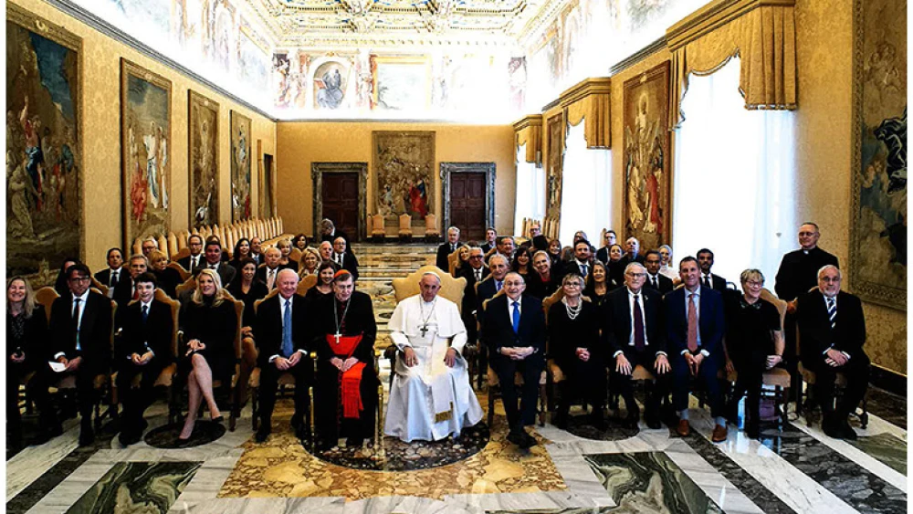 Pope Francis with the Simon Wiesenthal Center delegation in the Vatican on Jan. 20, 2020, on the 78th anniversary of the infamous Wannsee Conference in 1942 that sealed the fate of European Jewry, and on the eve of the 75th anniversary of the liberation of the death camp at Auschwitz-Birkenau. Credit: Simon Wiesenthal Center.