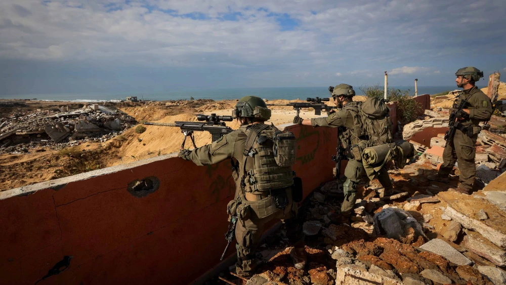 Israeli soldiers operating in Beit Lahia in the northern Gaza Strip, Nov. 28, 2024. Photo by Oren Cohen/Flash90.