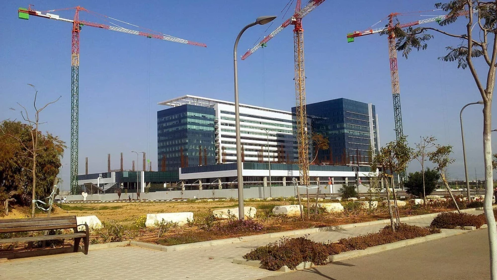 Sapiens International Corporation headquarters in Holon, south of Tel Aviv. Photo by Rey Elfo89 via Wikimedia Commons.