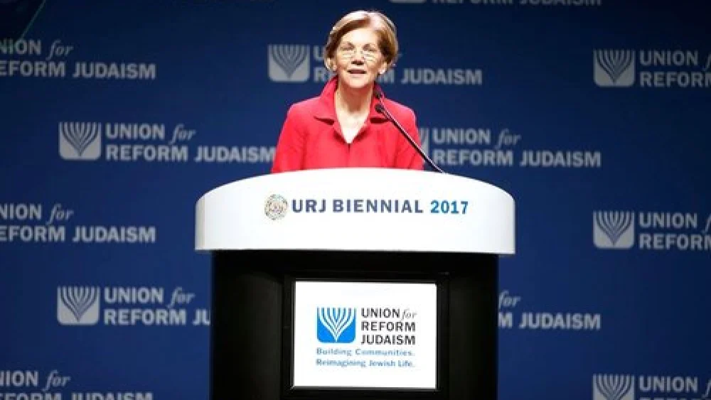 Sen. Elizabeth Warren (D-Mass.) speaks at the Union for Reform Judaism's (URJ) biennial convention in Boston on Dec. 8, 2017. Source: URJ via Facebook.