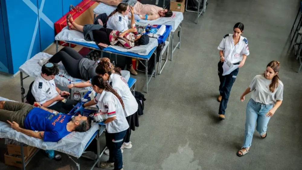 Israelis Donating Blood