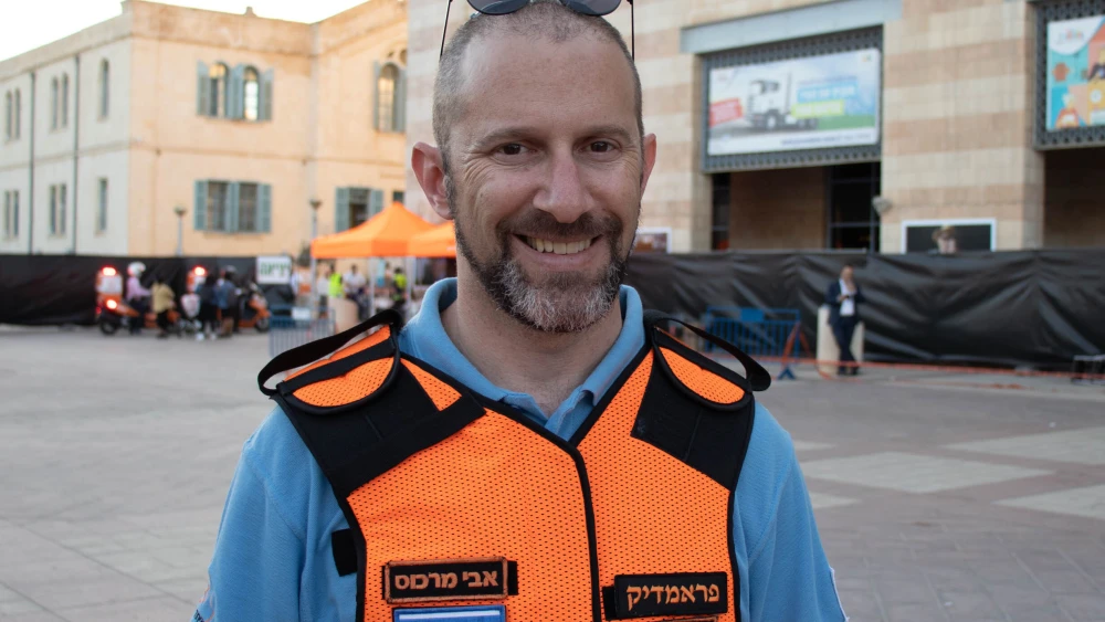 Avi Marcus, who worked as a paramedic for 18 years before joining United Hatzalah and now serves as head of the group’s medical department and psychotrauma unit. Credit: David Isaac.