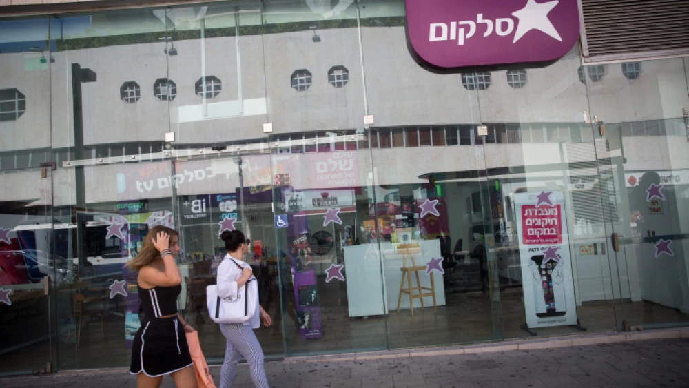 A Cellcom store in Tel Aviv on Sept. 24, 2019. Photo by Miriam Alster/Flash90.