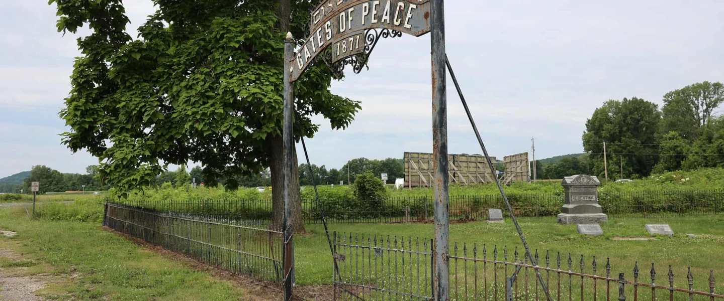 Gates of Peace Jewish cemetery in Louisiana, Mo. Photo by Bill Motchan.