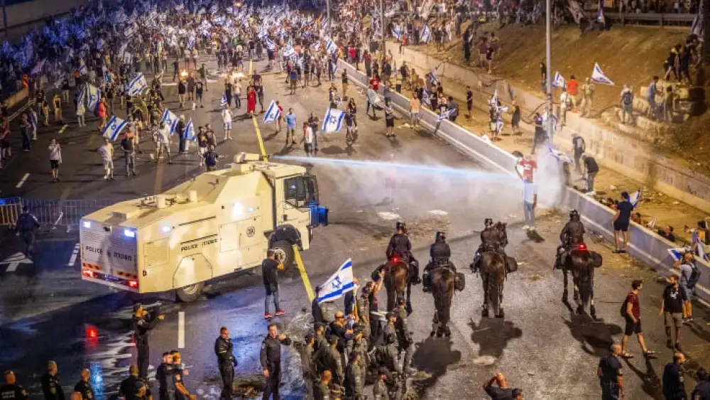 Israelis block the Ayalon Highway during a protest against the Israeli government's planned judicial overhaul and in response to the removal of Tel Aviv District Commander Amichai Eshed in Tel Aviv, July 5, 2023. Photo by Yossi Aloni/Flash90 *** Local Caption *** ????? ??? ???? ?????? ?????? ?????? ?????? ????
