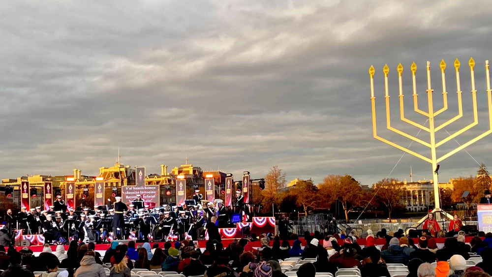 Menorah lighting DC