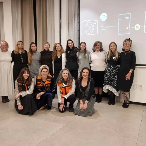 Women of Iron awardees posed for a group photograph with Chochmat Nashim founder Shoshanna Keats Jaskoll and co-host Fleur Hassan-Nahoum, Dec. 23, 2025. Photo by Sharon Altshul.
