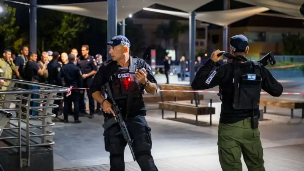A terrorist stabbed three Israelis at a mall in the southern city of Gan Yavne, March 31, 2024. Photo by Liron Moldovan/Flash90.
