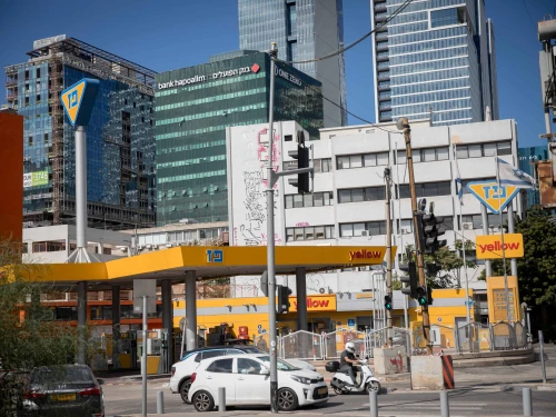 A Paz gas station in Tel Aviv, Sept. 30, 2024. Photo by Miriam Alster/Flash90.