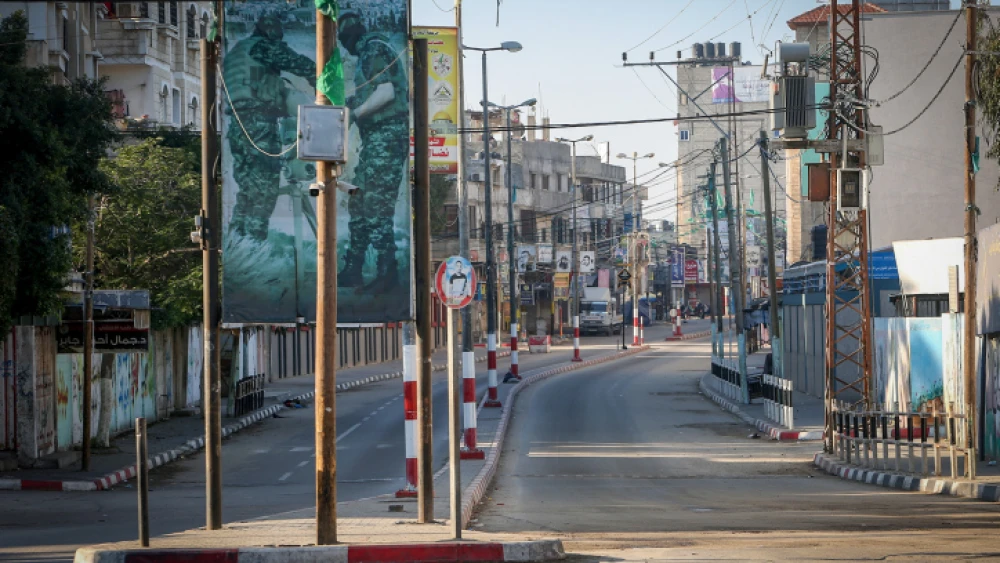 Empty streets in Rafah in the southern Gaza Strip amid a lockdown to prevent the spread of COVID-19, Dec. 25, 2020. Photo by Abed Rahim Khatib/Flash90.