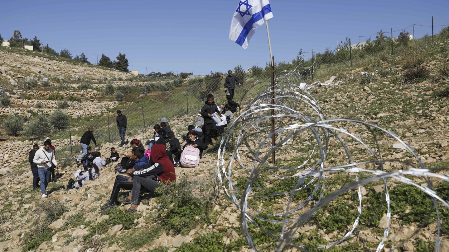 Majority of House Democrats urge Netanyahu to remove fence around Israeli community of Carmel