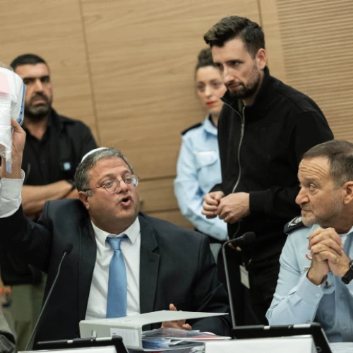 MK Itamar Ben-Gvir and Israel Police Commissioner Kobi Shabtai at a committee meeting in the Knesset, Dec. 14, 2022. Photo by Yonatan Sindel/Flash90.