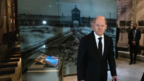 German Chancellor Olaf Scholz visits the Yad Vashem Holocaust memorial museum in Jerusalem, March 2, 2022. Photo by Olivier Fitoussi/Flash90.