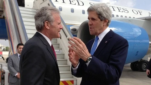 U.S. Secretary of State John Kerry with Michael Oren, then the Israeli ambassador to the United States, at Ben-Gurion International Airport on April 9, 2013. Credit: U.S. State Department.