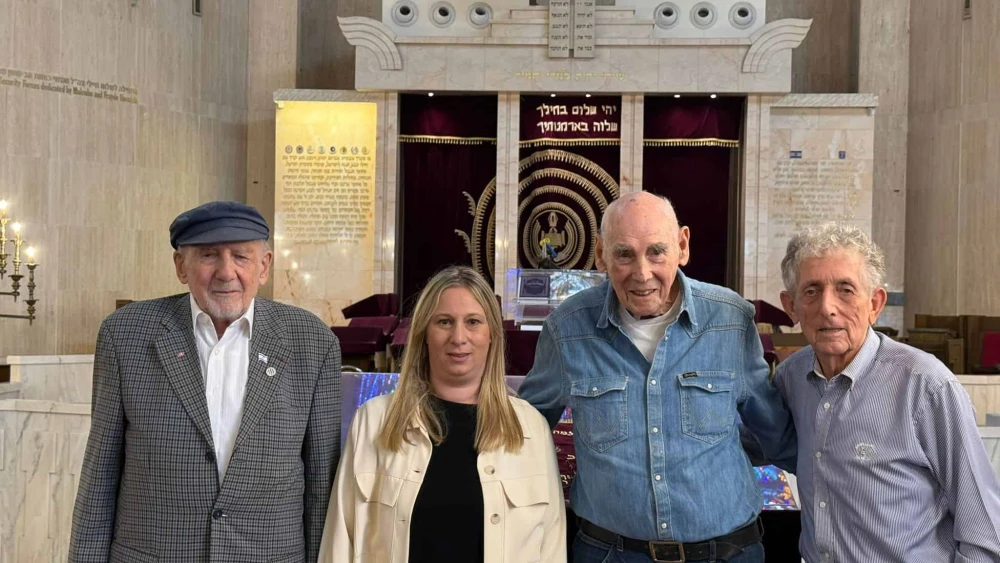 (Left to right): Walter Bingham, Revital Yakin Krakovsky, CEO of March of the Living Israel, George Shefi and Paul Alexander outside the Great Synagogue in Jerusalem, Nov. 9, 2025. Credit: March of the Living.