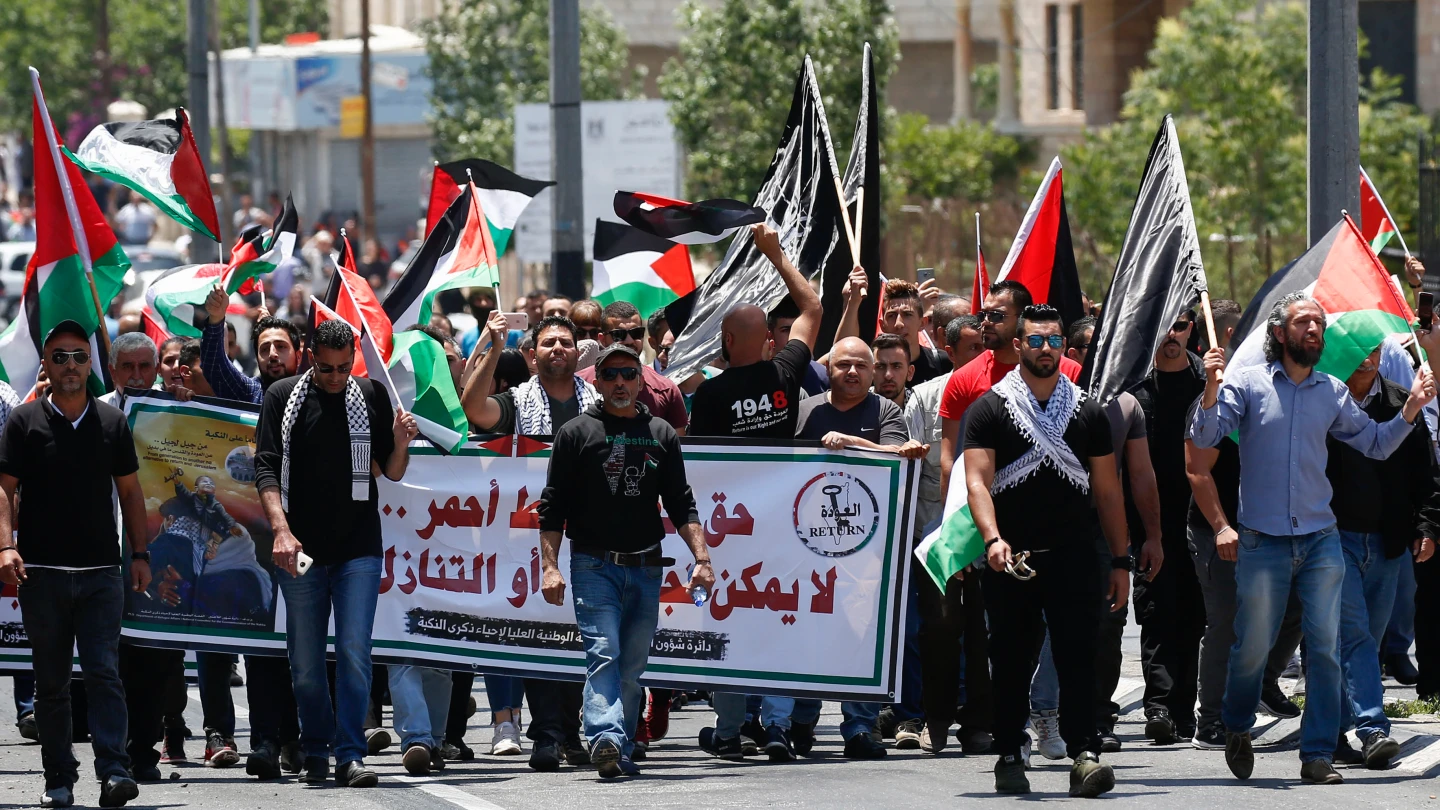 Palestinians clash with security forces during a protest to mark the 70th anniversary of the “nakba” (“catastrophe”), the term used to mark the events leading to Israel’s founding in 1948, in the West Bank city of Bethlehem, May 15, 2018. Photo by Wisam ashlamoun/Flash90.
