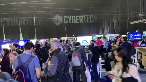 People check out the booths at Cybertech Global TLV 2023. Photo by Judith Segaloff.