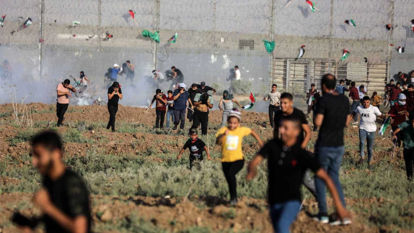 Fk Riot Several Gazans injured during violent riot along border - Israel ...