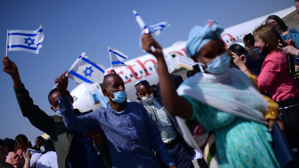 Ethiopian New Olim Arrive at Ben-Gurion Airport