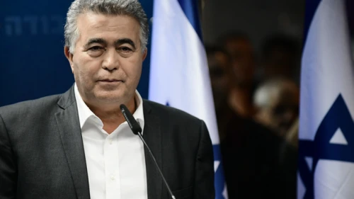 Labor Party leader Amir Peretz at an election event in Tel Aviv on Dec. 31, 2019. Photo by Tomer Neuberg/Flash90.