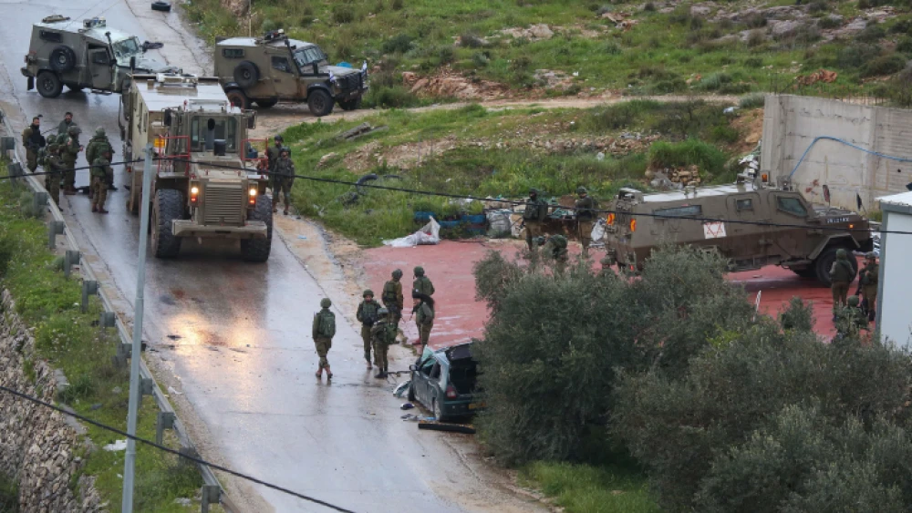 Israeli security forces. at the scene of a Palestinian car-ramming attack on soldiers in Mateh Binyamin in Judea and Samaria (the West Bank), on March 4, 2019. Photo by STR/Flash90.