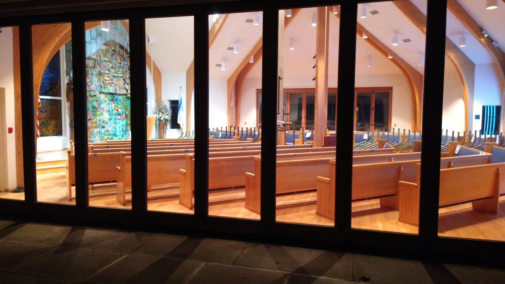 The Hampton Synagogue participates in March of the Living’s “Let There Be Light” the evening of Nov. 9, 2020. Credit: Courtesy.